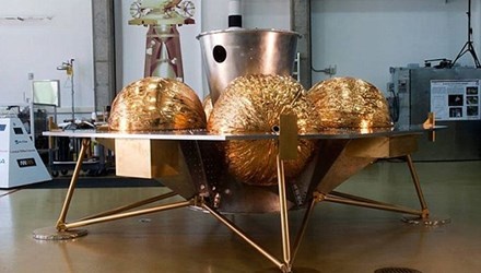 Sap co dich vu gui qua len mat trang hinh anh