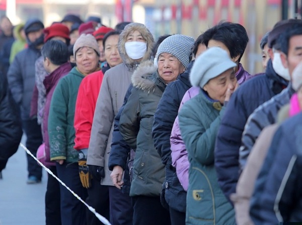 Xep hang dai giua gia ret doi mua trung mien phi hinh anh