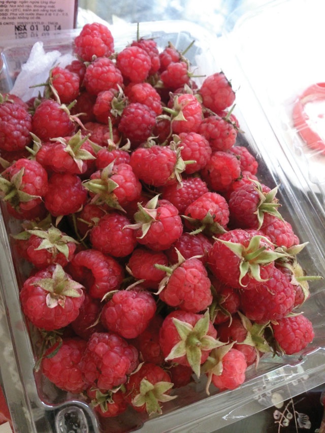 Mua trai cay ngoai gia sieu re hinh anh