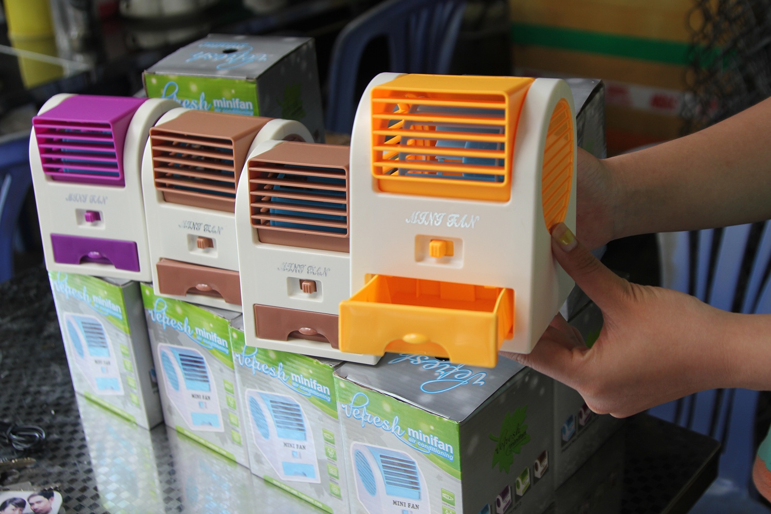 Quat da mini gia re hut khach tre o Sai Gon hinh anh