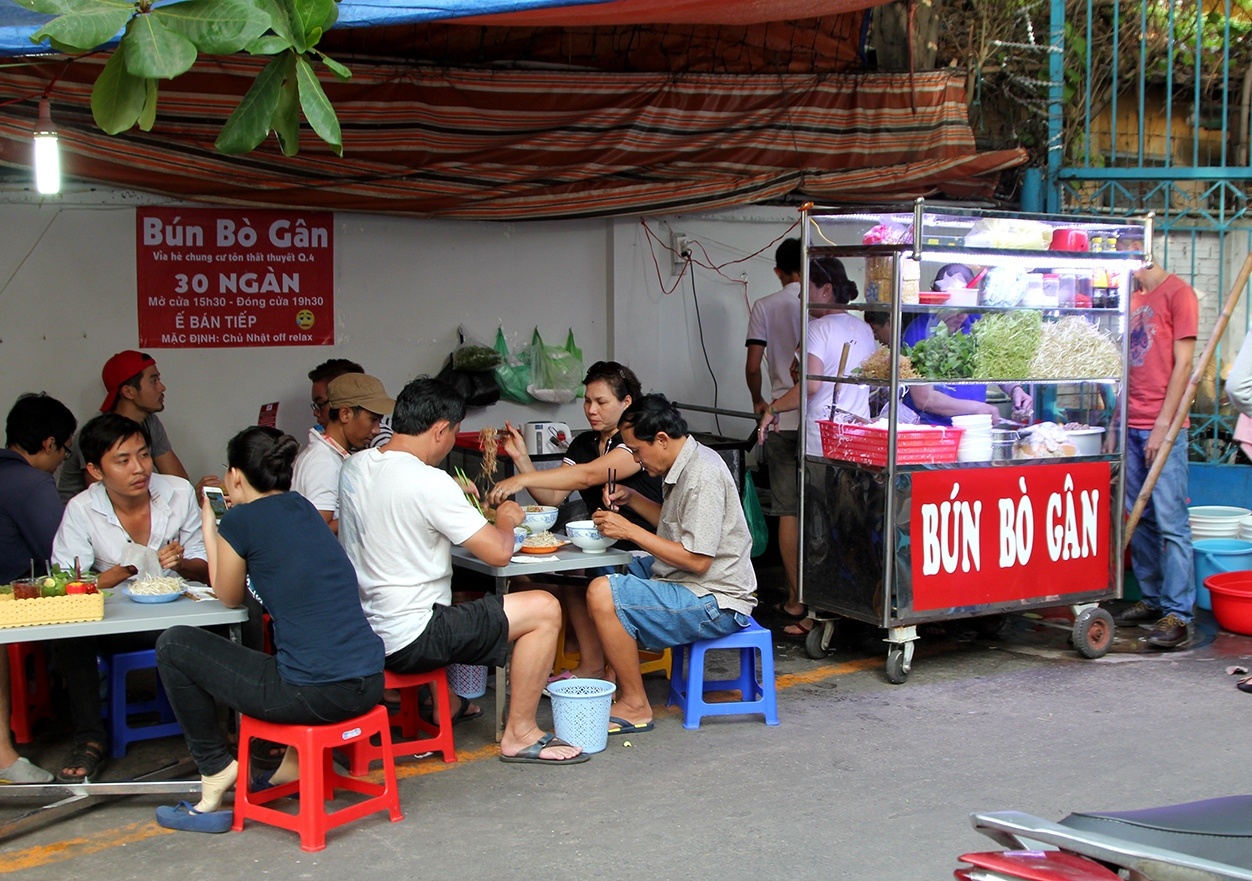 Ong chu quan bun co noi quy gay cuoi ke chuyen kinh doanh hinh anh