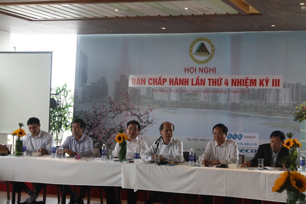 Dien bien chong mat cua gia bat dong san 10 nam qua hinh anh