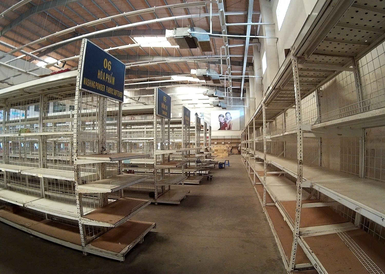 Sieu thi mien thue Moc Bai ban thao truoc ngay 'khai tu' hinh anh