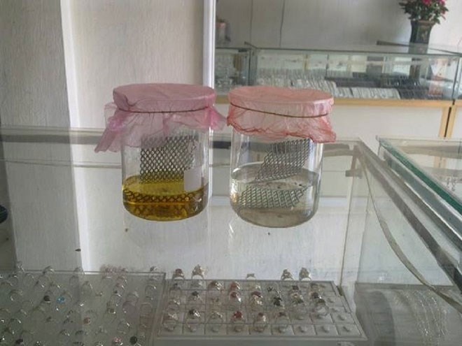 Boc me cac chieu ban do trang suc gia hinh anh