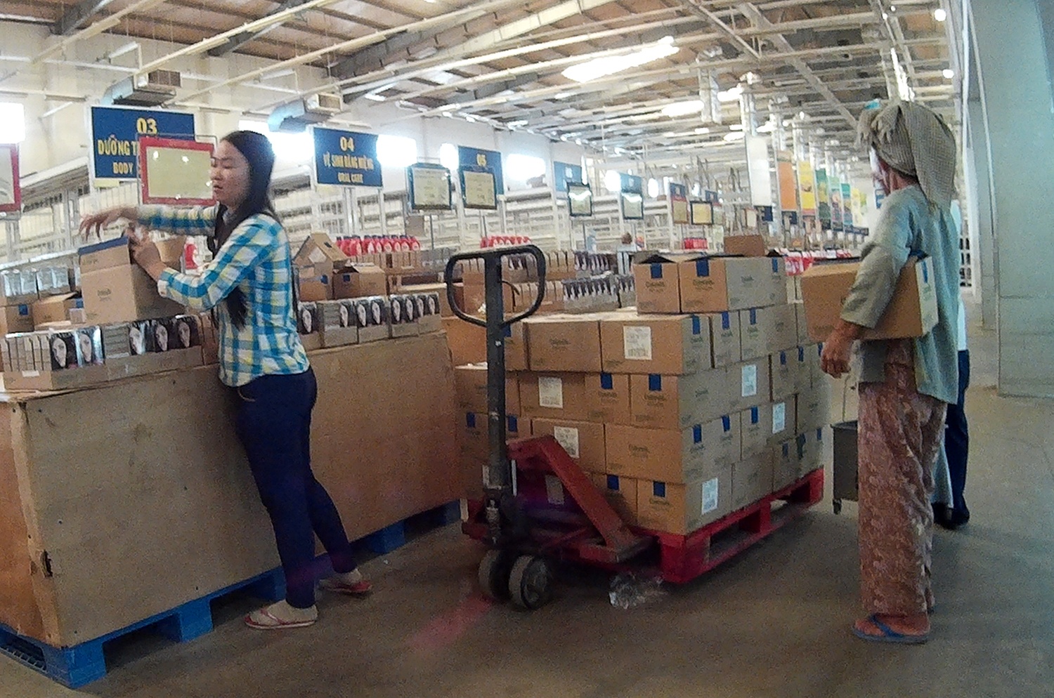 Nghe moi o cua khau Moc Bai: 'Che hang lau' tu Campuchia hinh anh