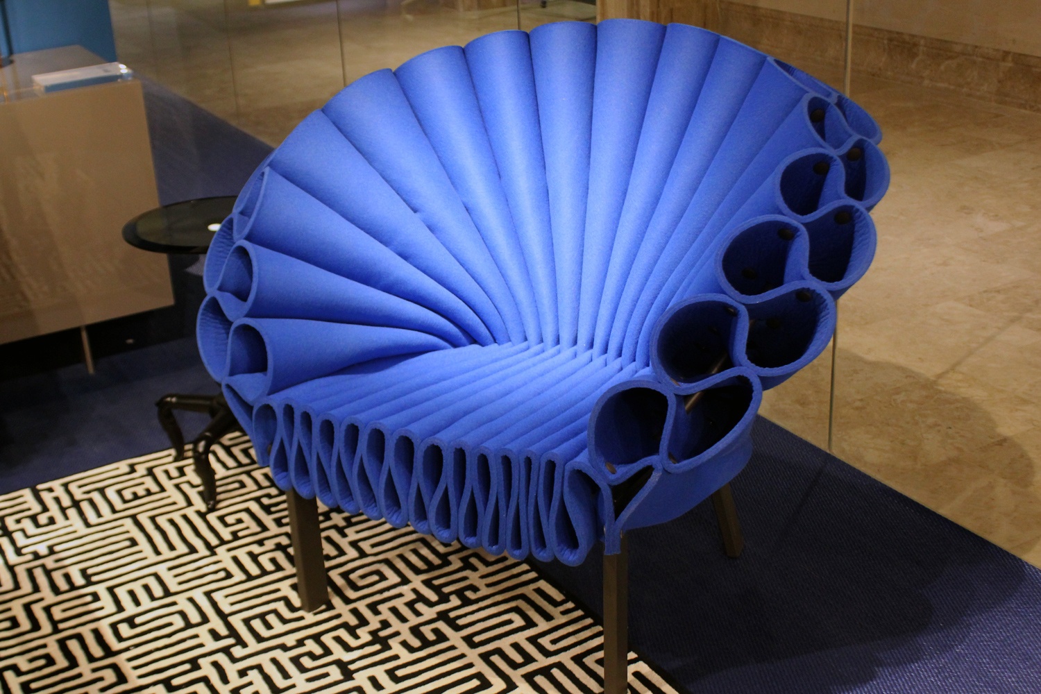 Nhung chiec ghe la gia vai tram trieu o Sai Gon hinh anh