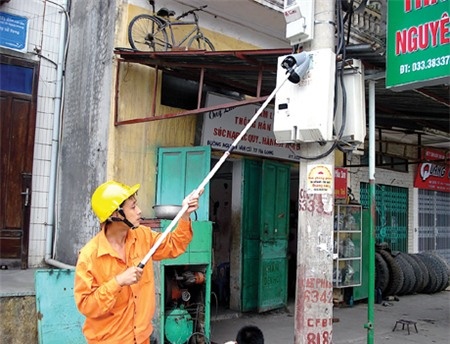 EVN giai trinh viec hoa don tien dien tang cao hinh anh