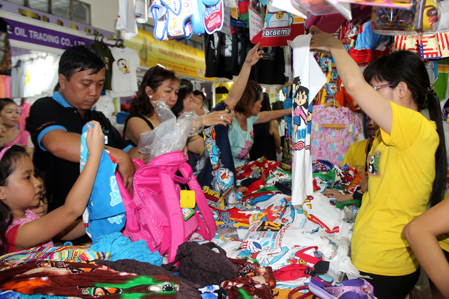 Di cho hang Thai chinh hieu o Sai Gon hinh anh