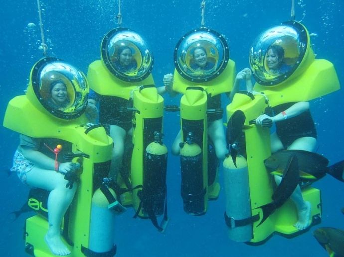 Dich vu di mo to, doi mu 40 kg dao choi day bien hinh anh