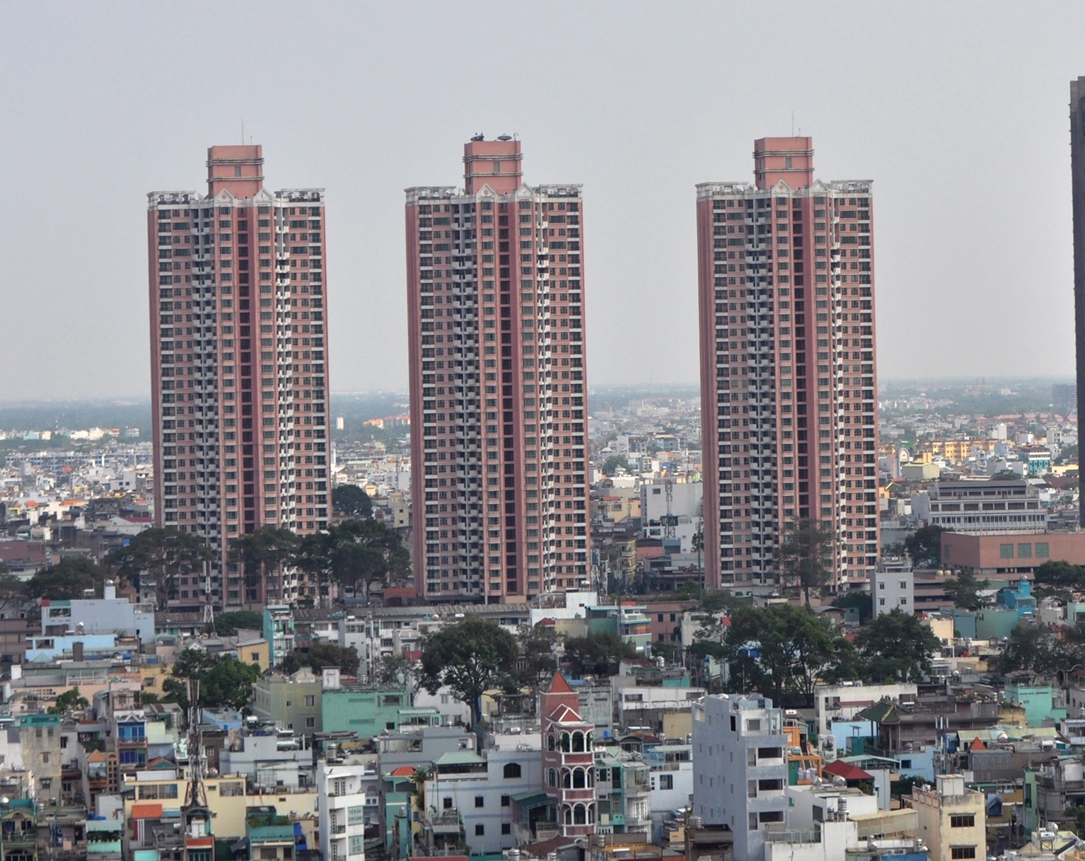 Canh hoang tan o Thuan Kieu Plaza khi tieu thuong thao chay hinh anh