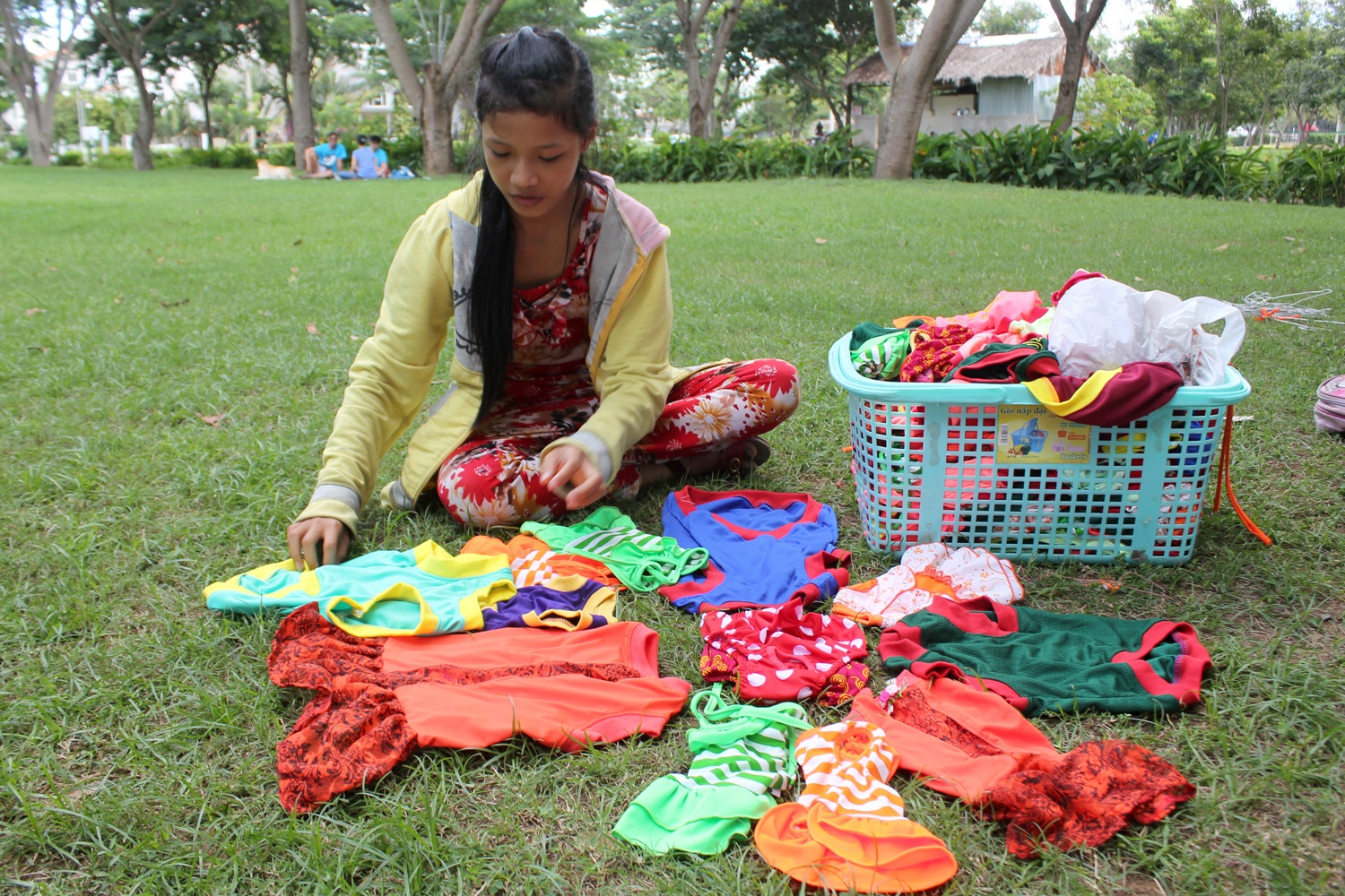 Quan ao cho, meo duoc chuong o Sai Gon hinh anh