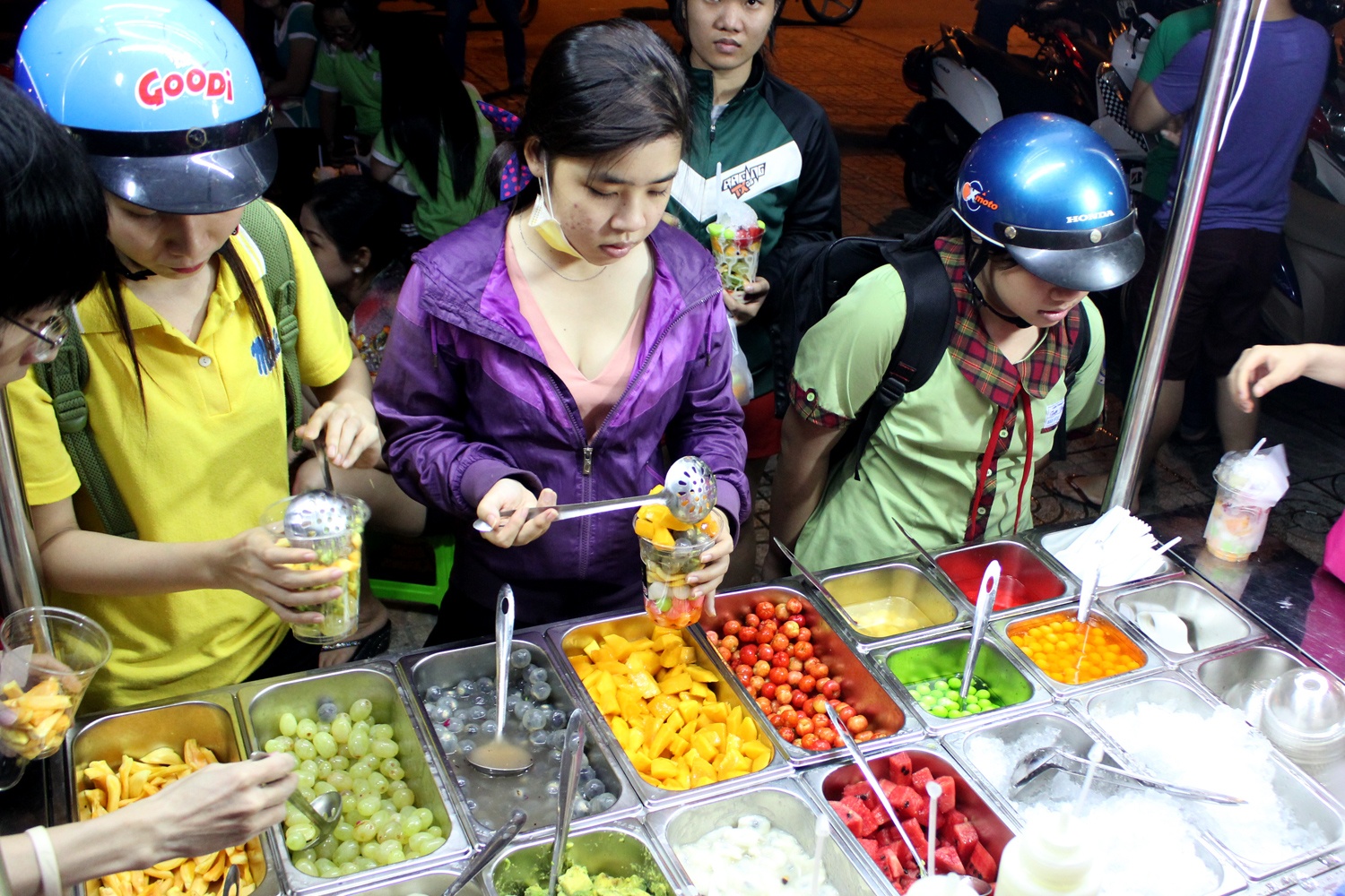 Quan coc Sai Gon chuyen sang ban kieu buffet hinh anh