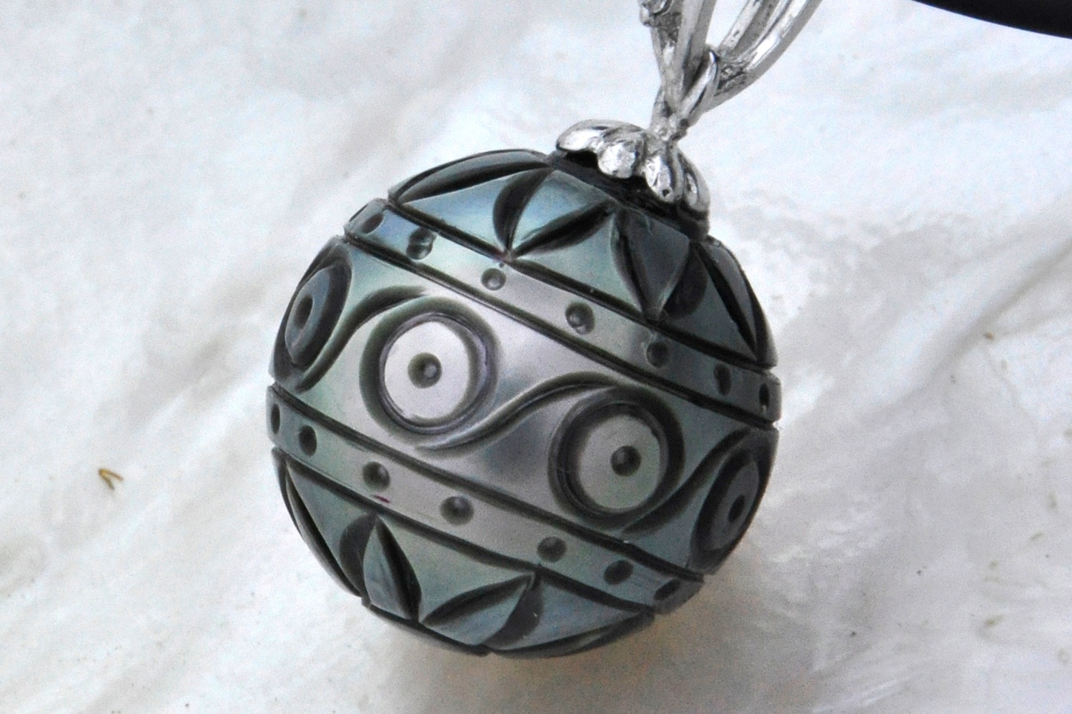 Ngoc trai trong dong gia nghin do o Sai Gon hinh anh