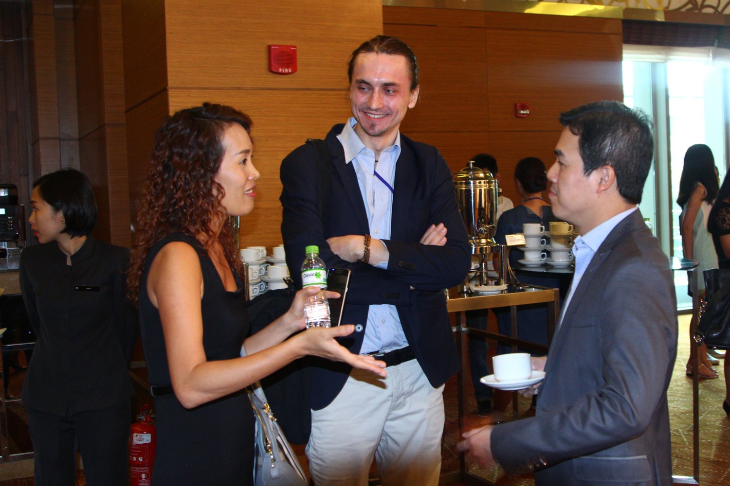 Doanh nhan tre san nha dau tu hinh anh