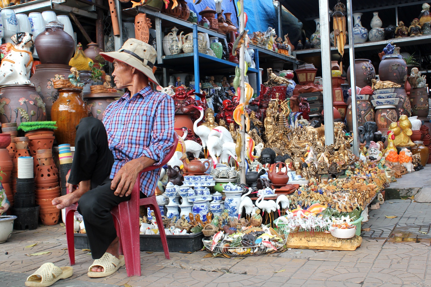 Cho sinh vat canh lon nhat Sai Gon hinh anh