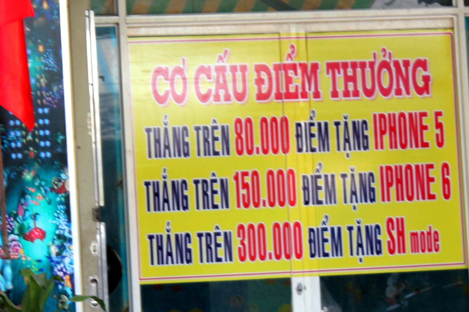 Bay khach choi game ban ca o Sai Gon voi SH, iPhone hinh anh