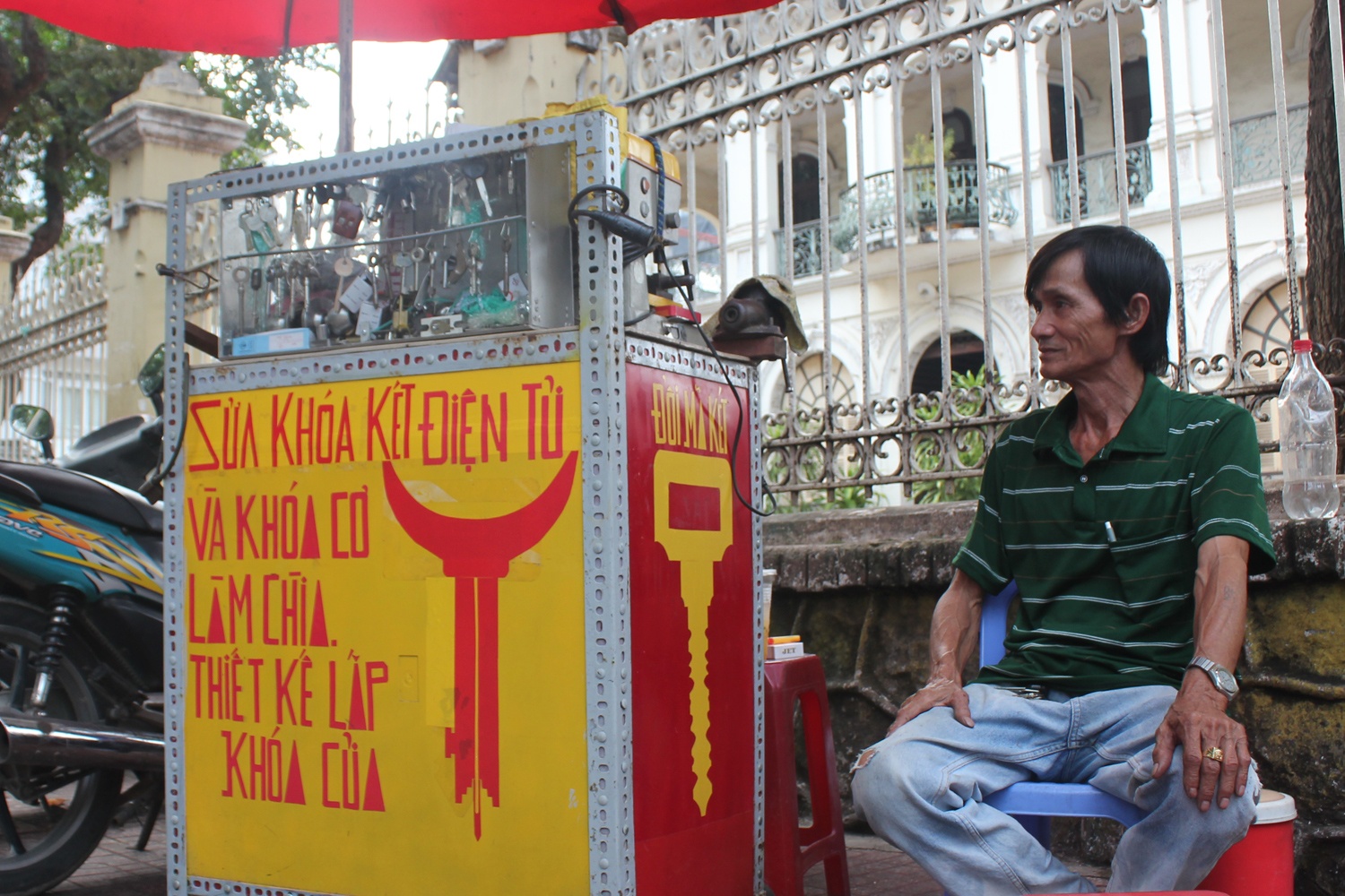 Hang quan lo mat cho lam an khi biet thu 700 ty bi ban hinh anh