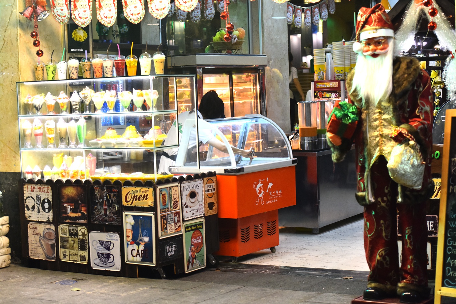 Thue mat bang dat vang mo dich vu binh dan o Sai Gon hinh anh