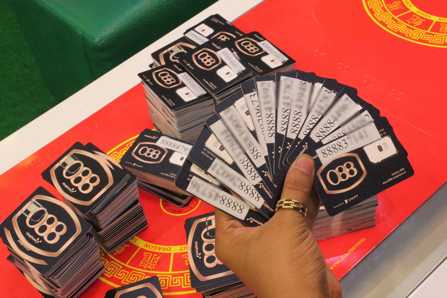 Giành nhau mua sim 088 ở Sài Gòn ảnh 2 Gianh nhau mua sim 088 o Sai Gon anh 2