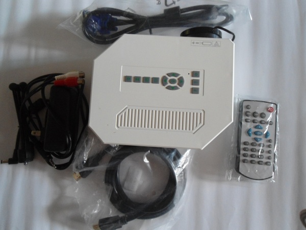 May chieu mini gia re dat hang mua Euro 2016 hinh anh