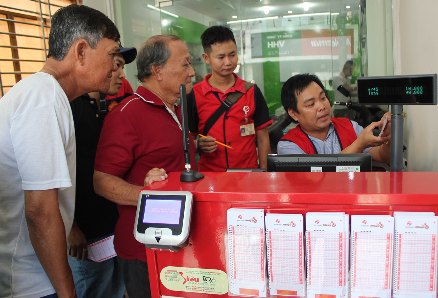 ve so tu chon,  den toan,  xo so,  trung thuong,  Sai Gon,  TP HCM anh 1