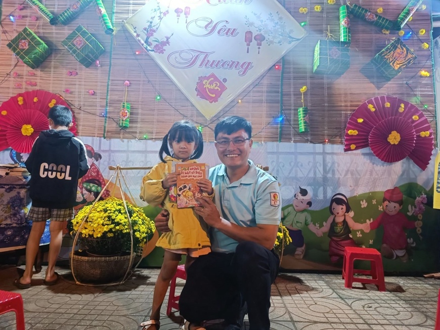 Li xi bang sach hinh anh