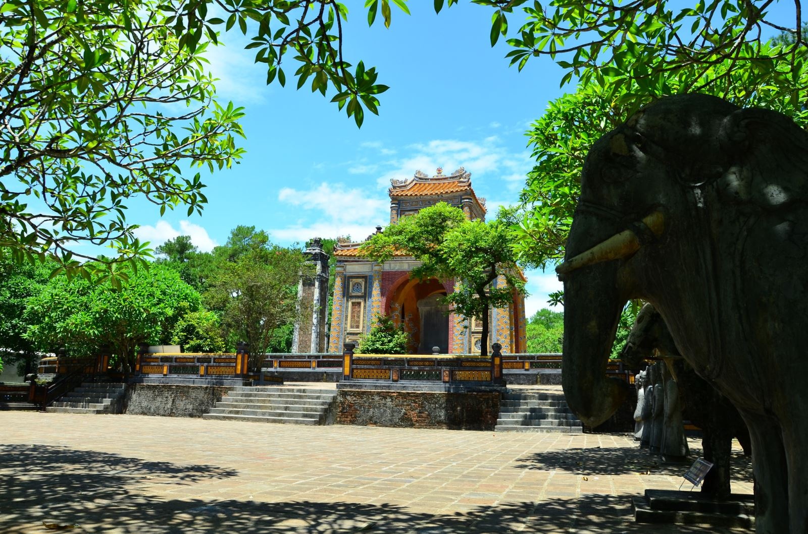 Vi vua bat luc tho lo chuyen doi cua doi minh anh 2