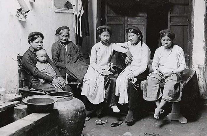 Phu nu tiet hanh, nghia liet duoc neu guong ra sao duoi trieu Nguyen? hinh anh