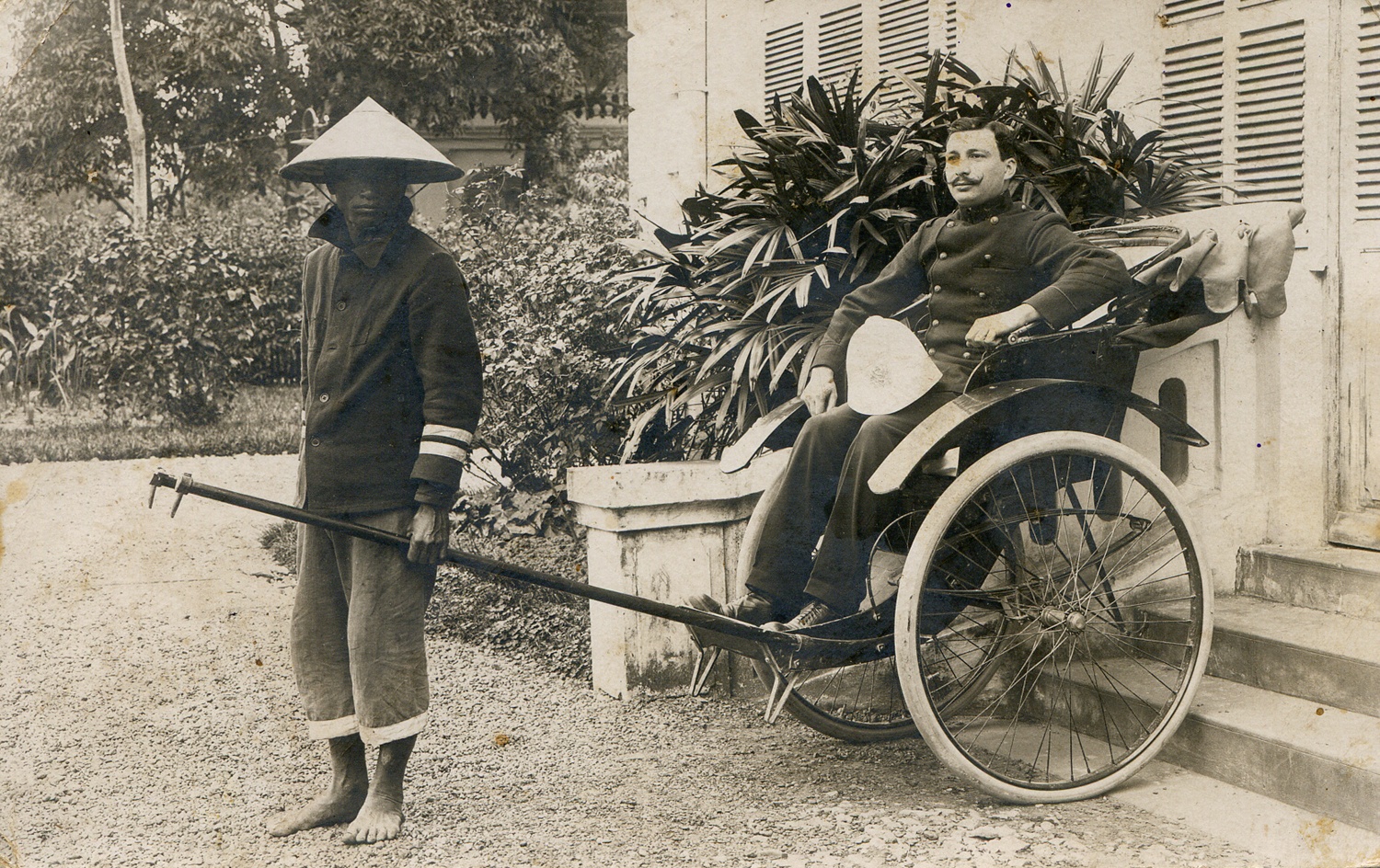 Xe keo tay thoi Phap thuoc bi loai bo nhu the nao? hinh anh