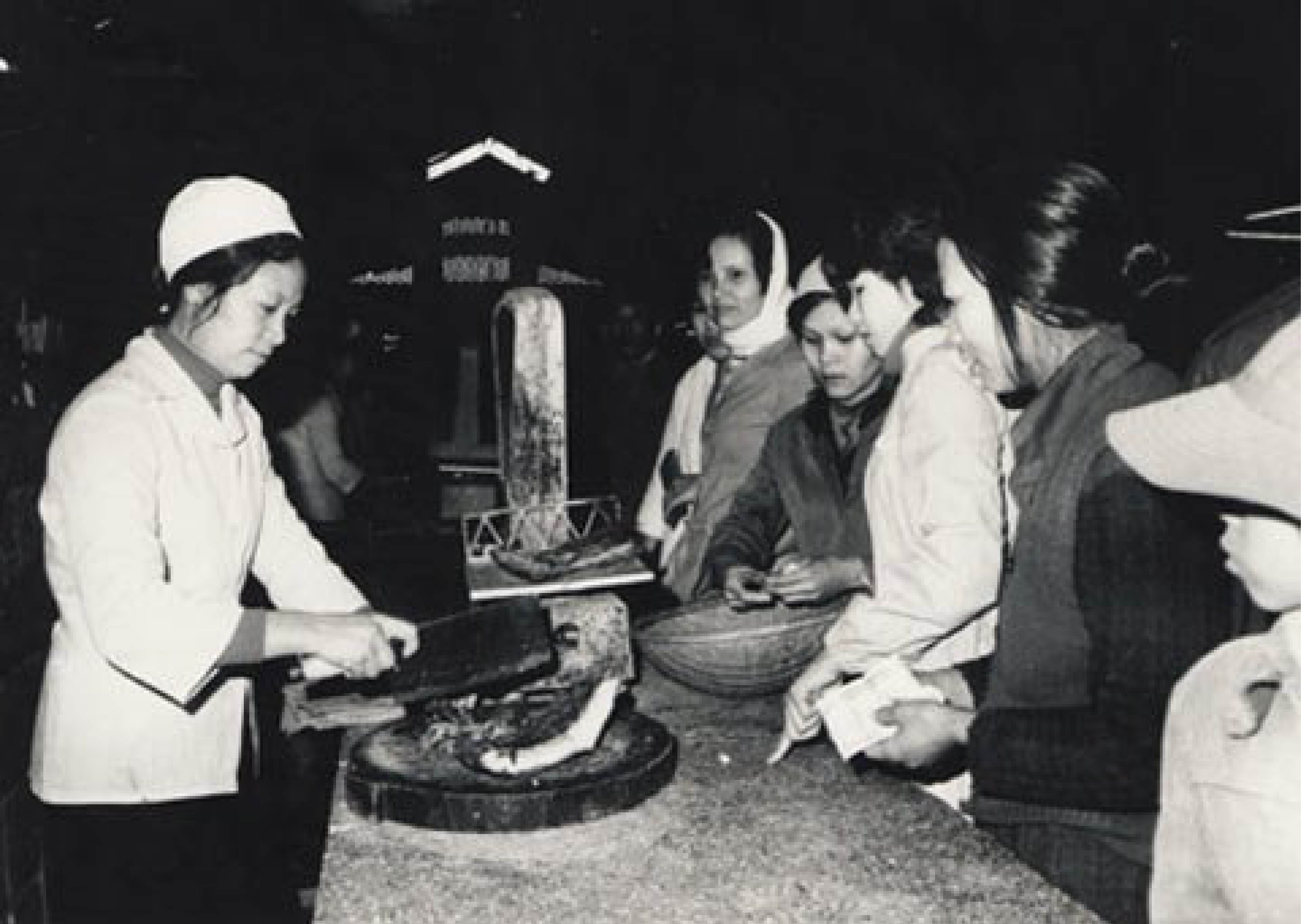 Dung lon Tet thoi bao cap anh 3