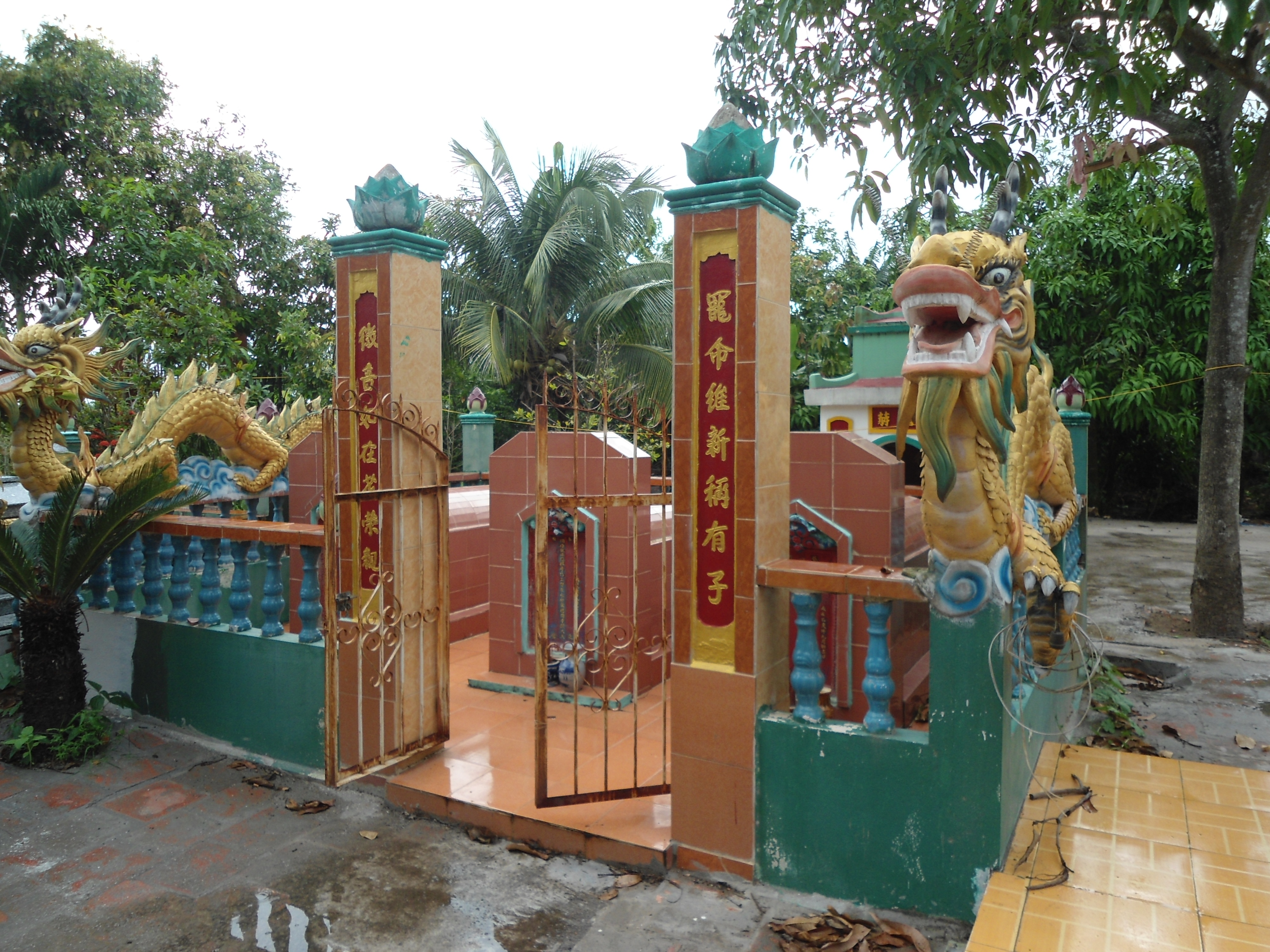 Ngoi mo quan Thuong thu co quyen ngang hang Tong tran Le Van Duyet hinh anh