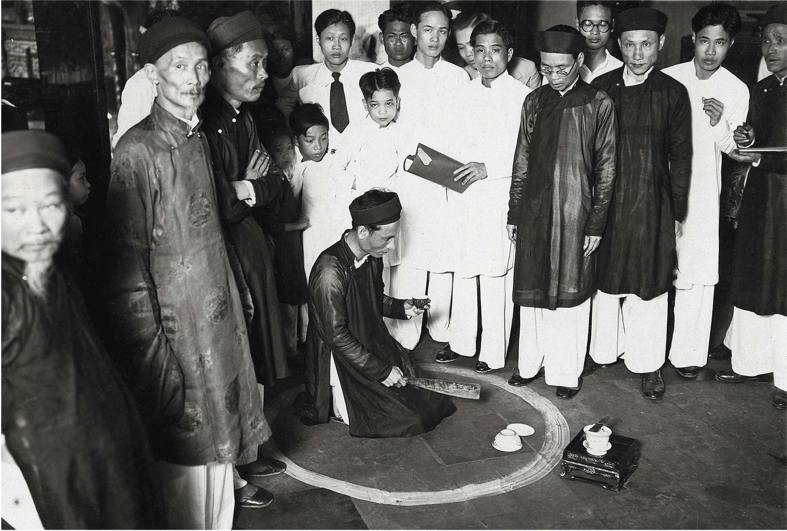 Anh ve Viet Nam nua dau the ky 20 qua sach 'Ky uc Dong Duong' hinh anh