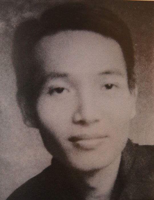 Sach Nhung guong mat anh 2