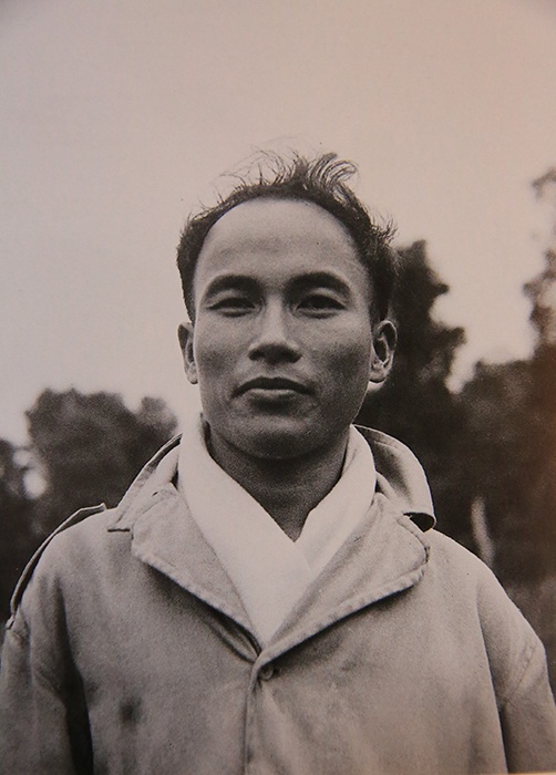 Sach Nhung guong mat anh 3