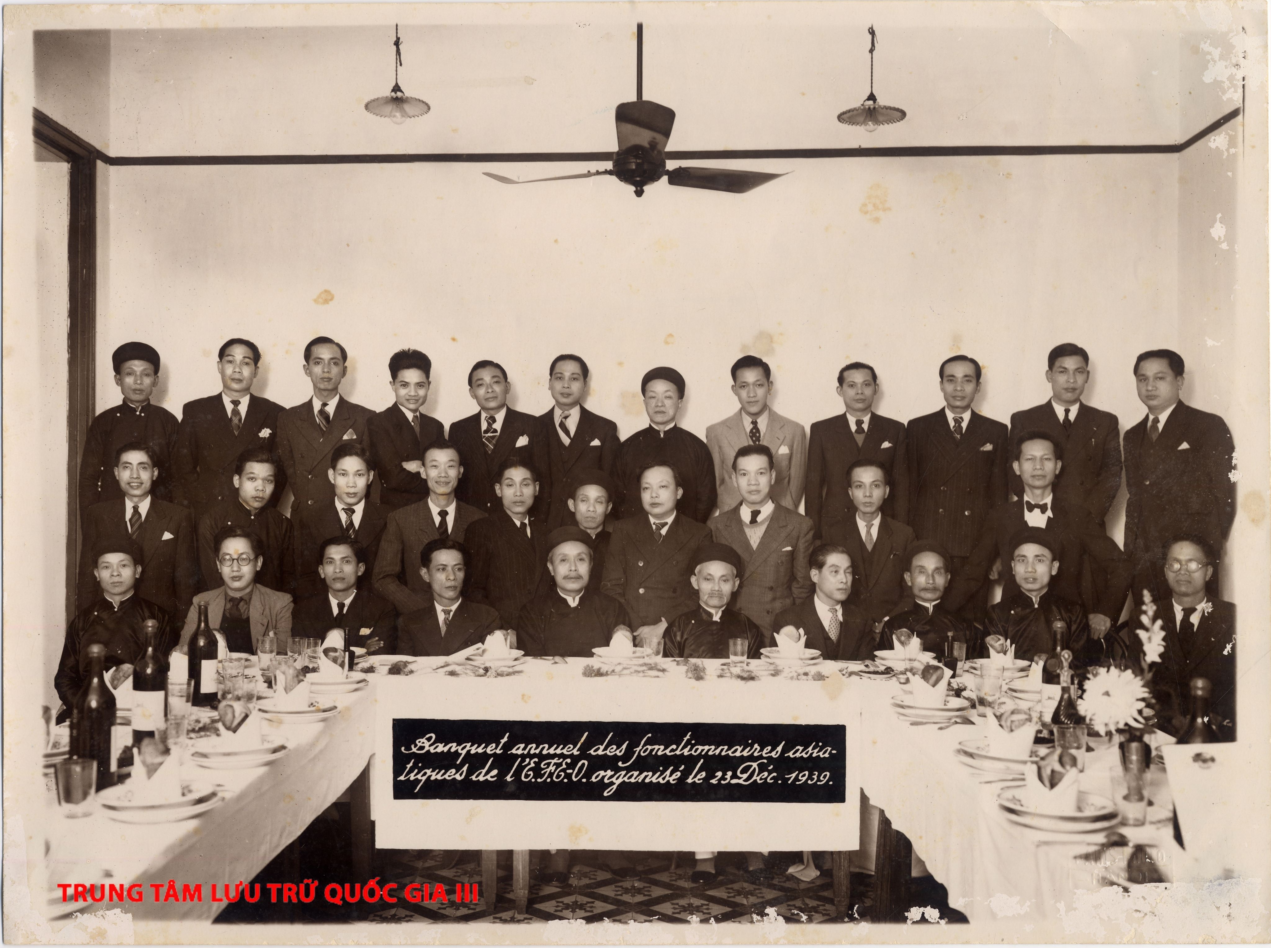 Bo truong dau tien hy sinh anh 3