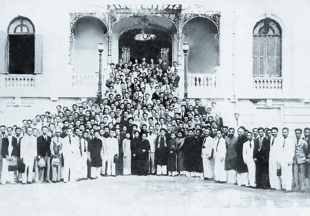 Bo truong dau tien hy sinh anh 5