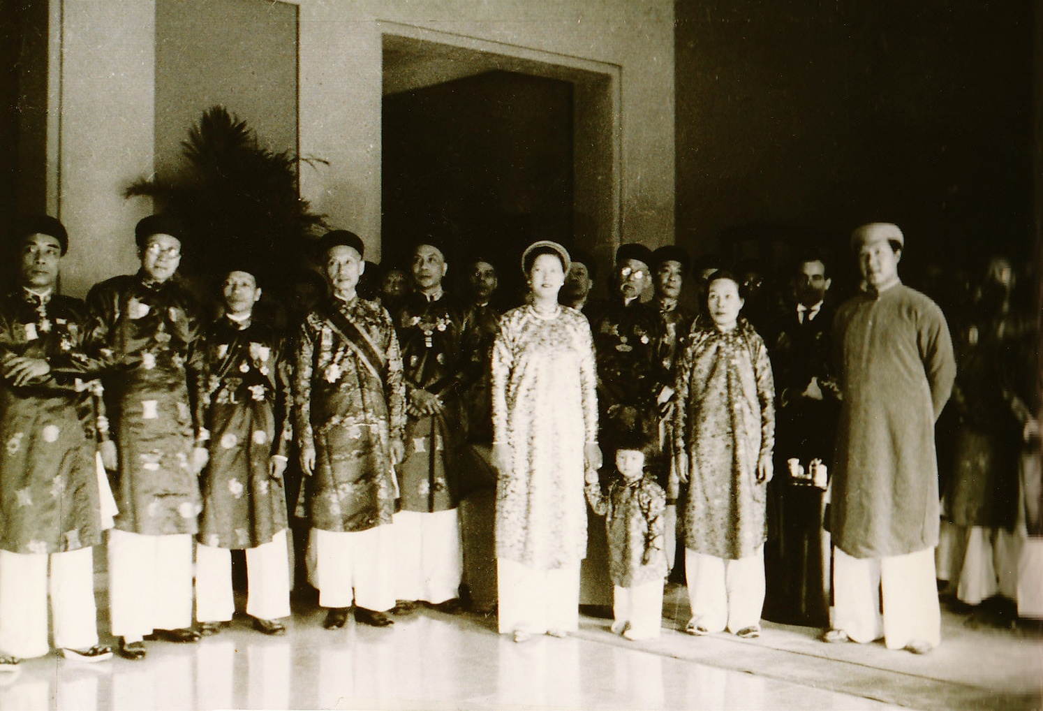 Ao dai truyen thong cua dan ong Viet bi bo quen tu bao gio? hinh anh