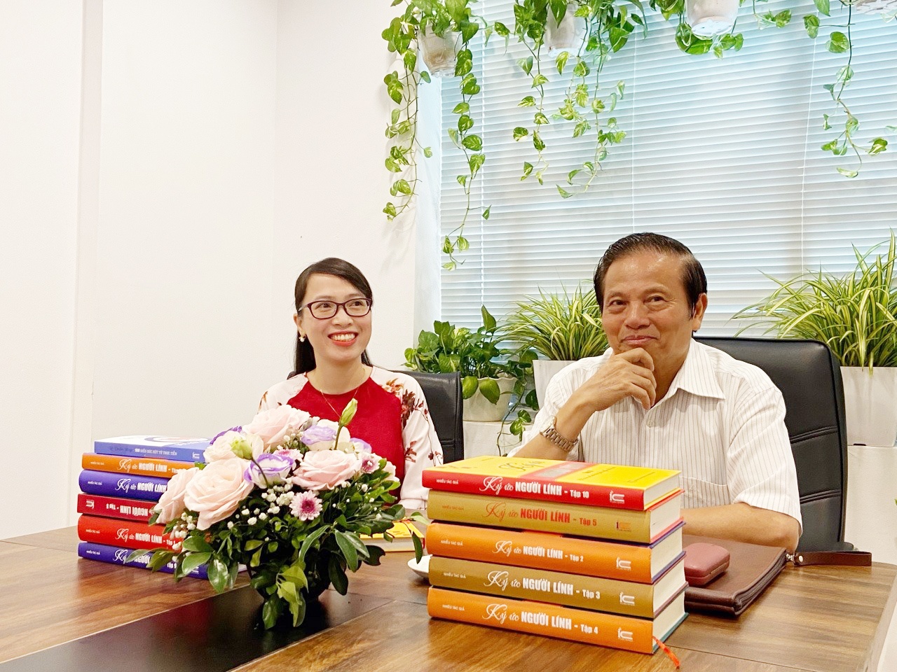 Bo sach quy tai hien ky uc nguoi linh hinh anh