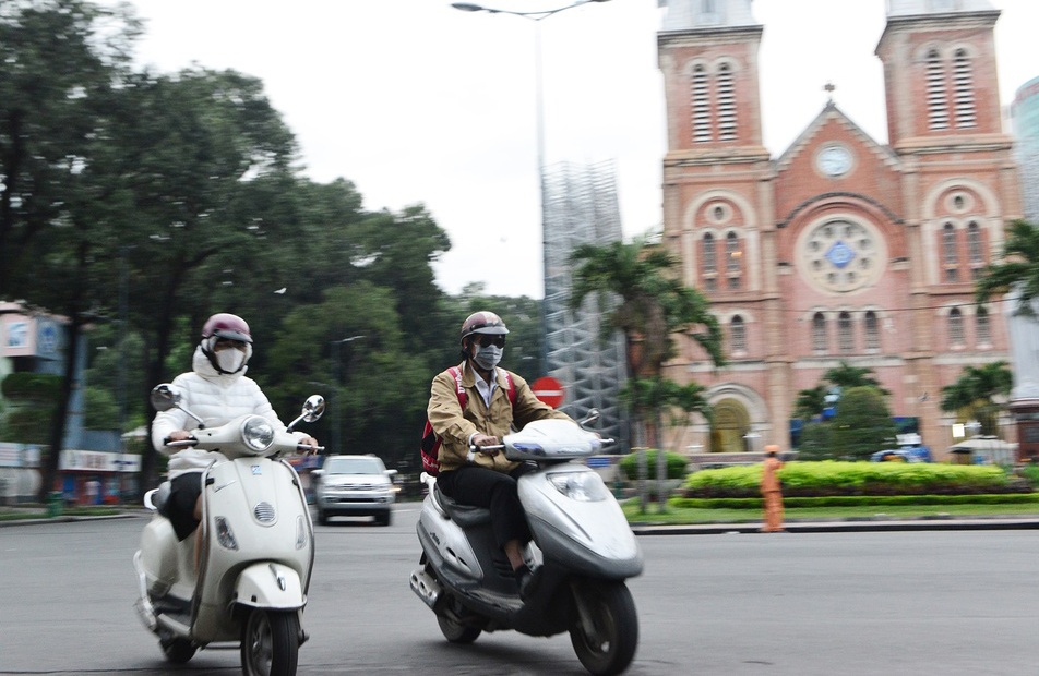 Sach Sai Gon chu voi tren vai anh 1