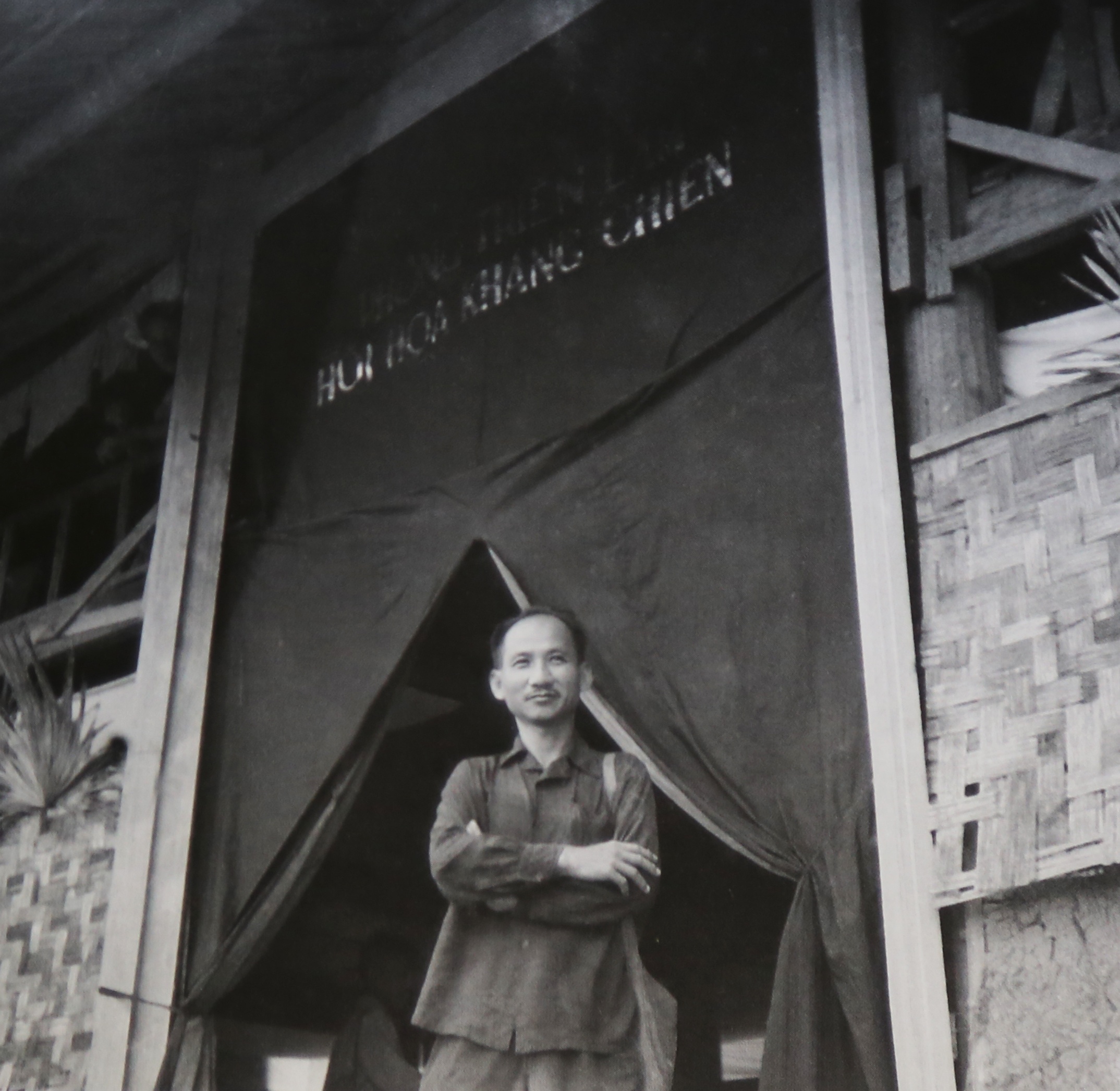 Van nghe si khang chien anh 4