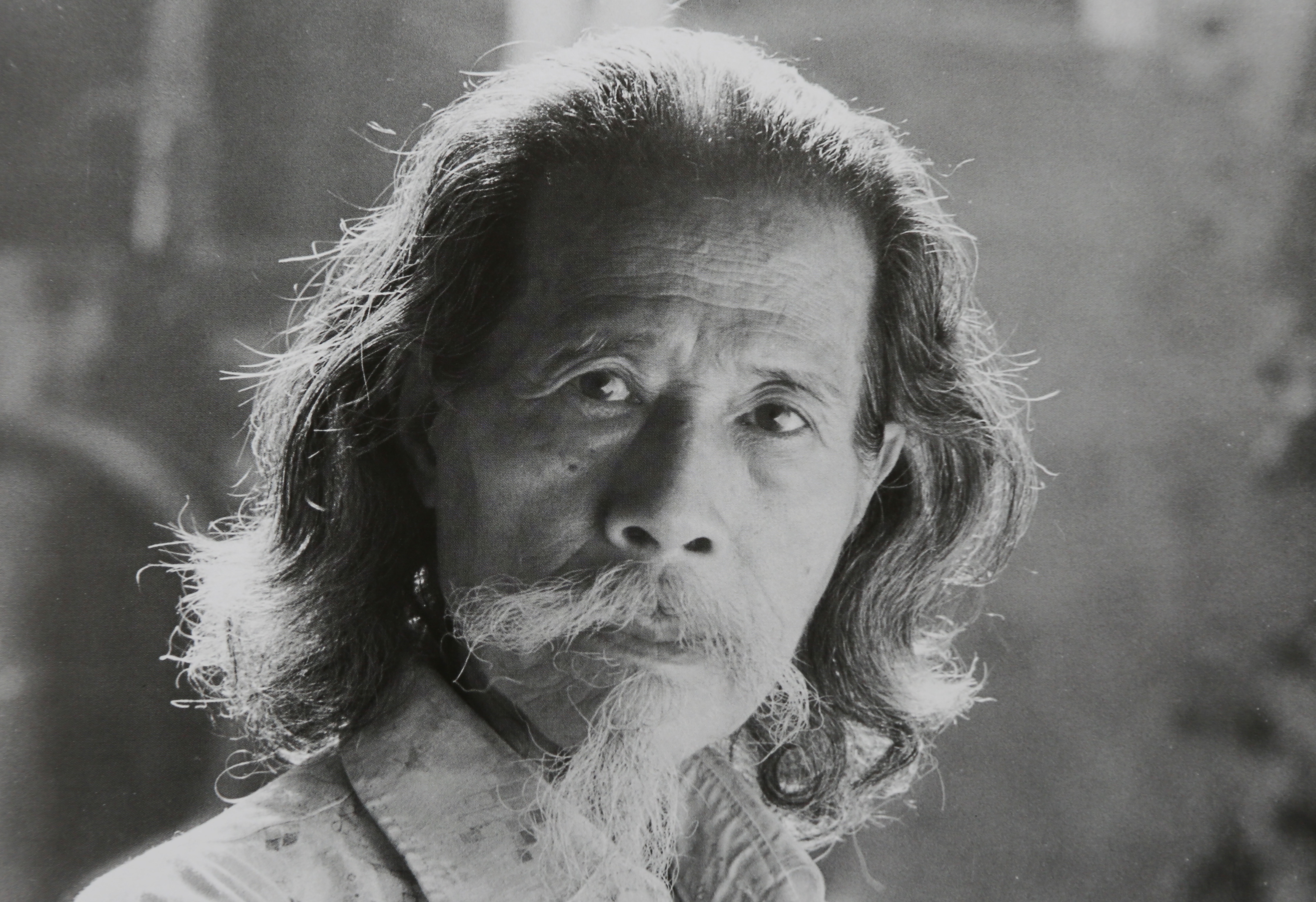 Sach "Van nghe & Khang chien qua ong kinh cua Tran Van Luu" anh 6