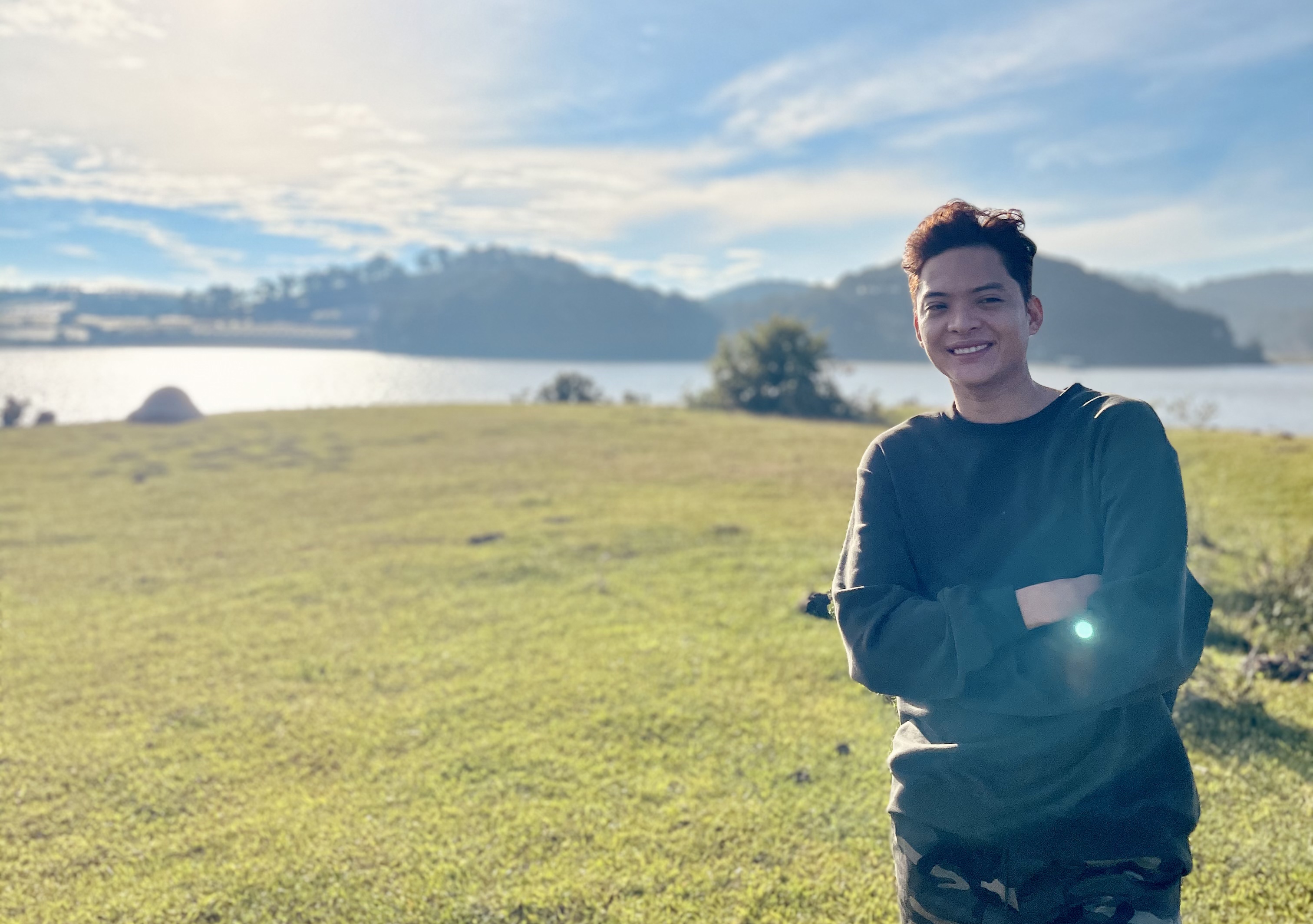 Ca hai chang the tiep tuc ben nhau hinh anh