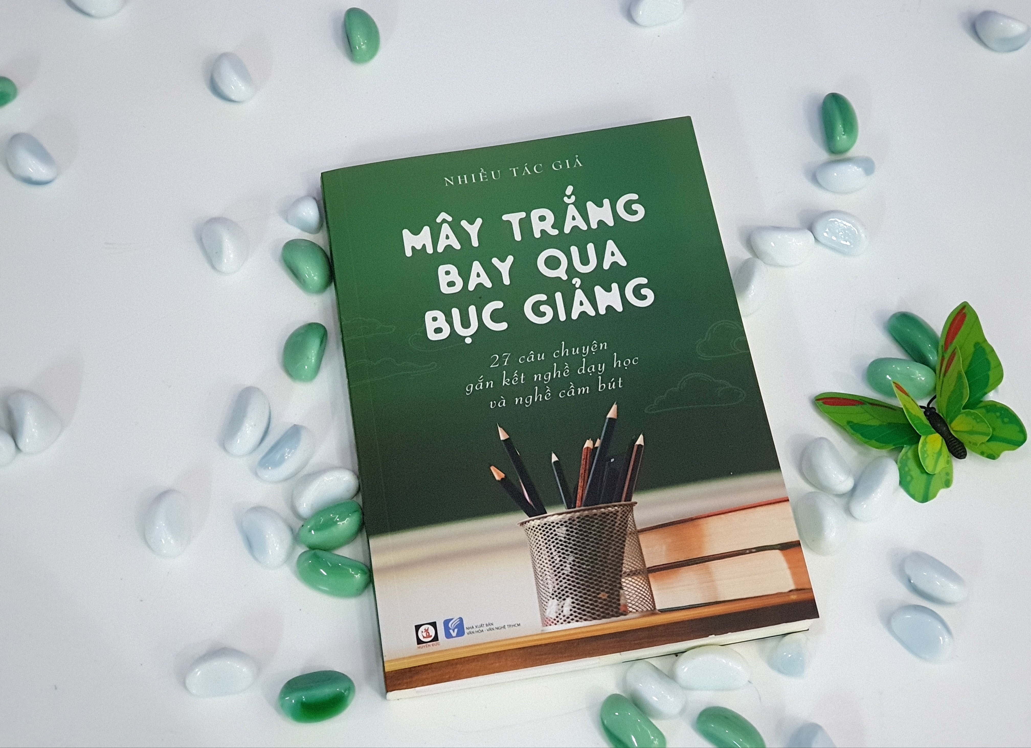 Sach May trang bay qua buc giang anh 1