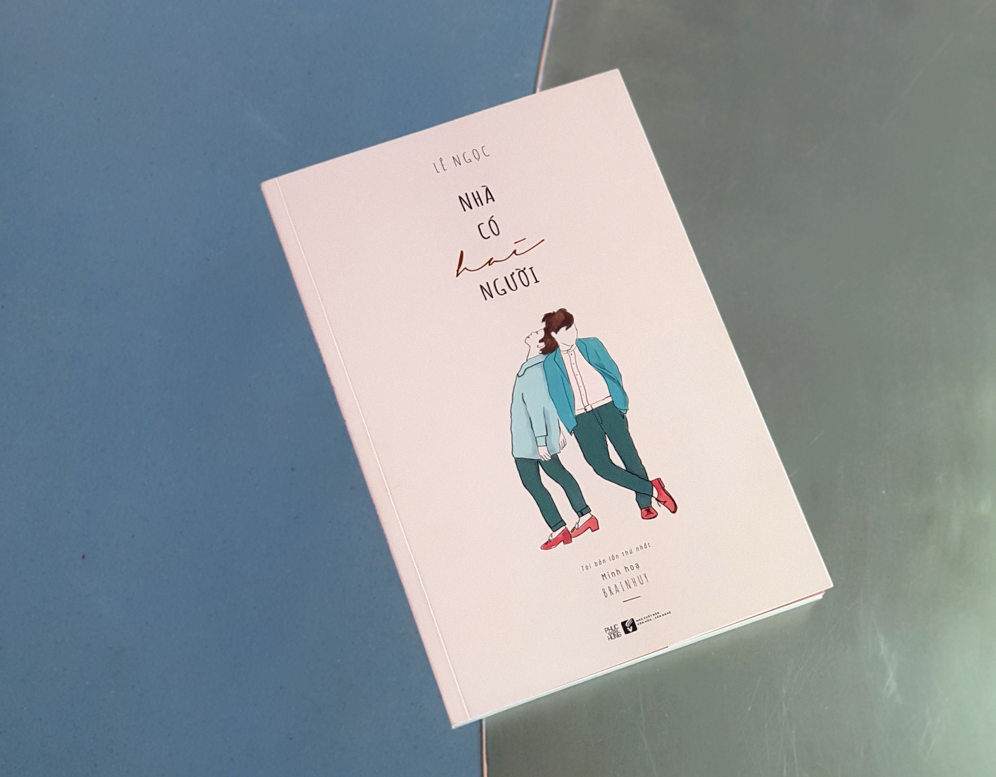 Sach Nha co hai nguoi anh 1