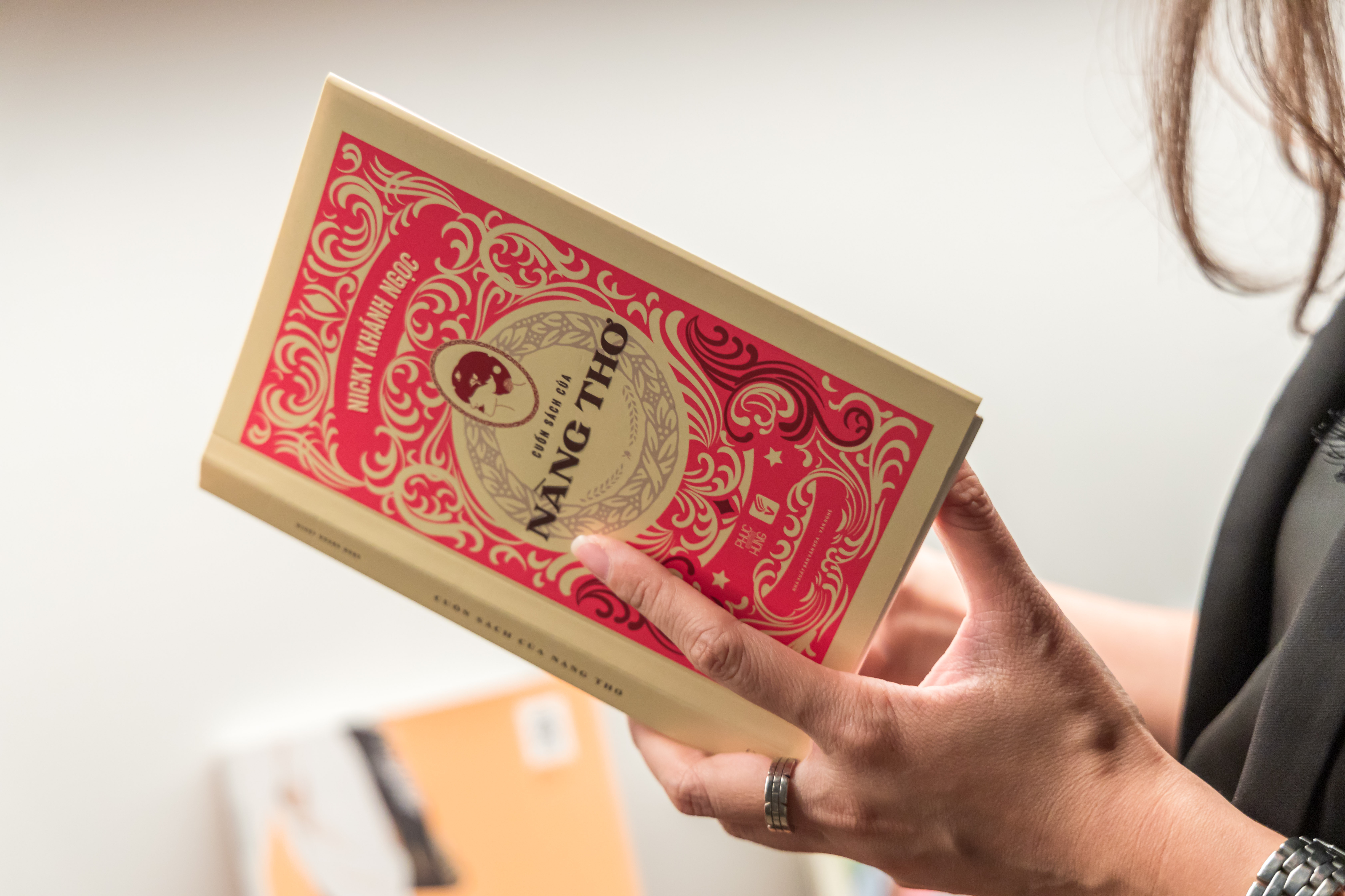 Cuon sach cua nang tho anh 1