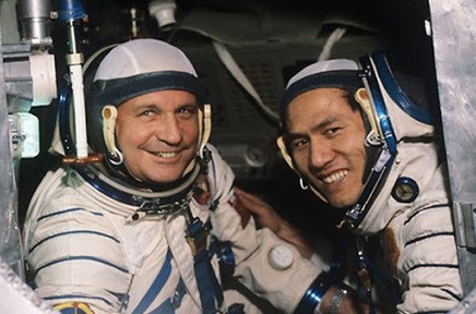 ‘Chuyen du hanh vu tru lich su’ hinh anh