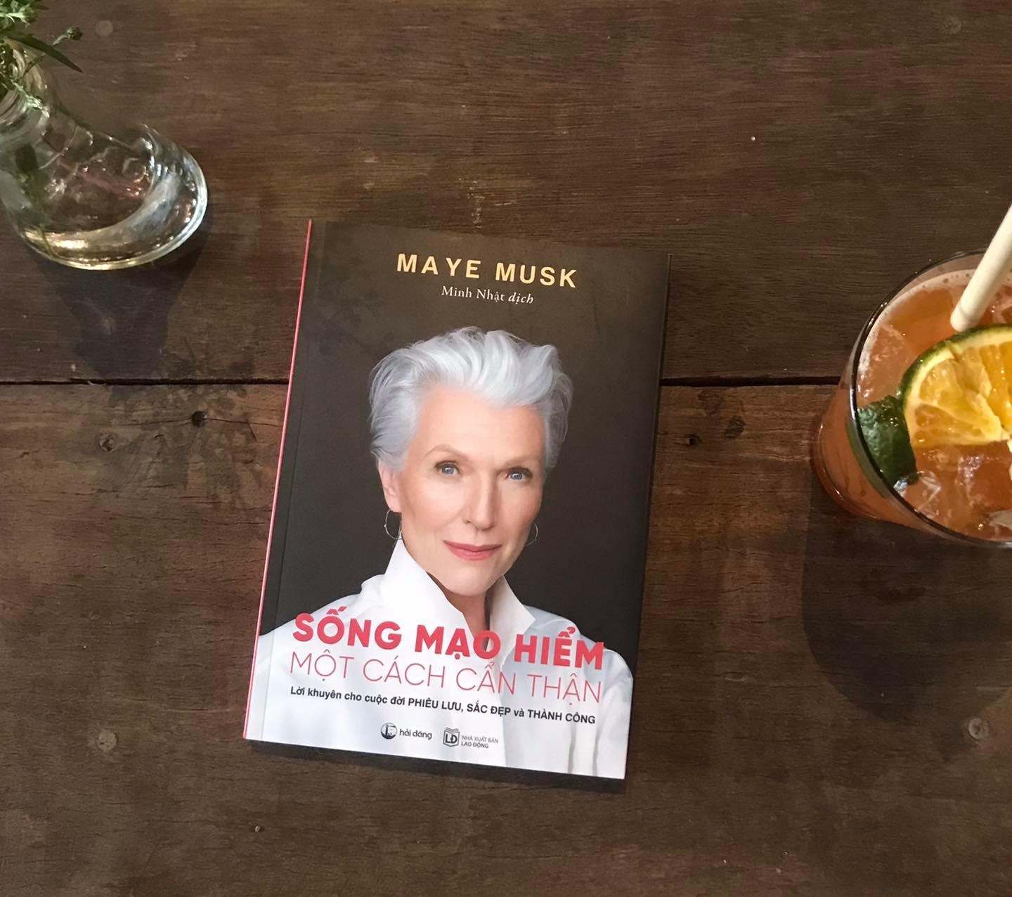 Bi quyet nuoi day con cua Me ty phu Elon Musk anh 1