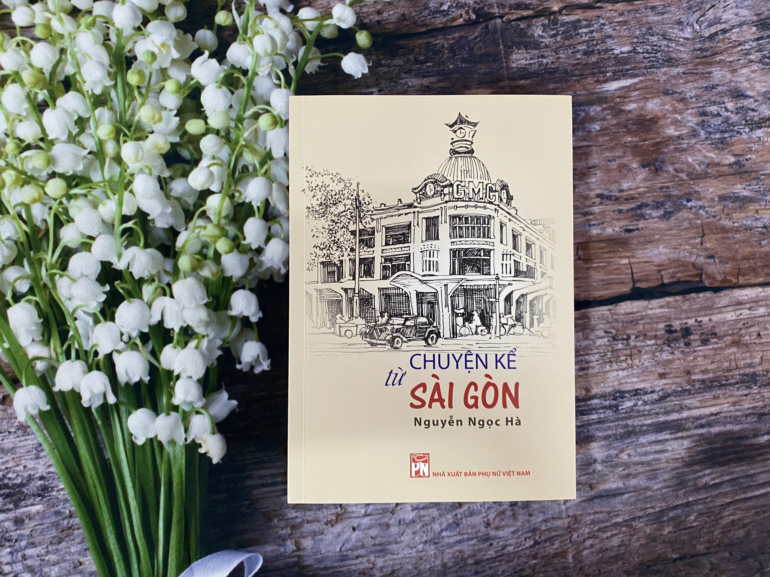 Nhung ki-ot tren duong Nguyen Hue hinh anh