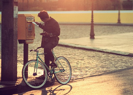 Thung thu buu dien hinh anh