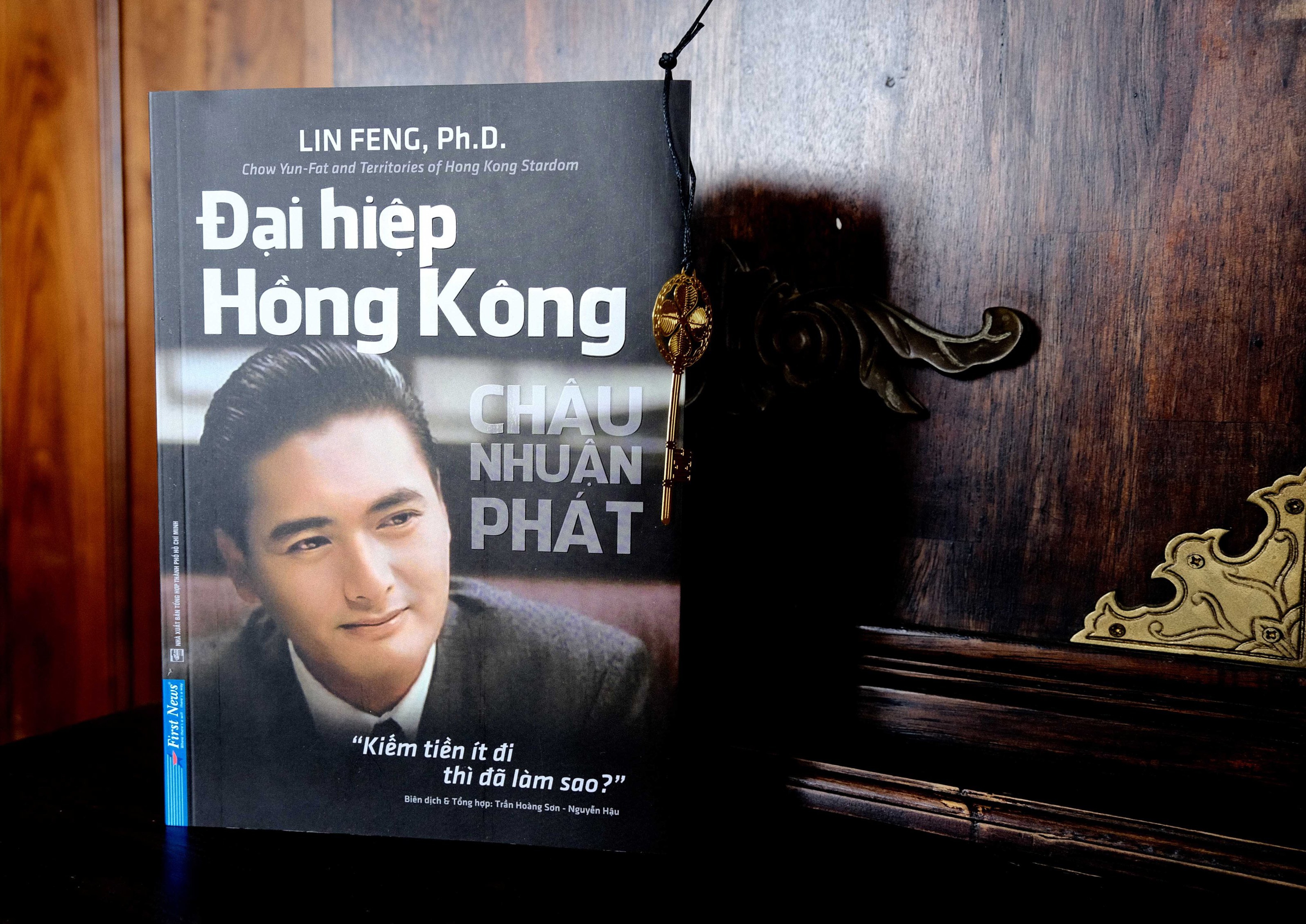 Sach ve cuoc doi 'dai hiep Hong Kong' Chau Nhuan Phat hinh anh